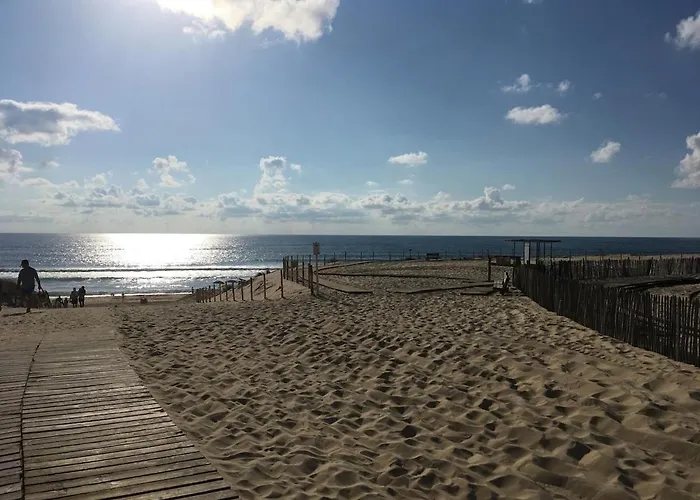 De Charme Avec Grande Terrasse - Proche